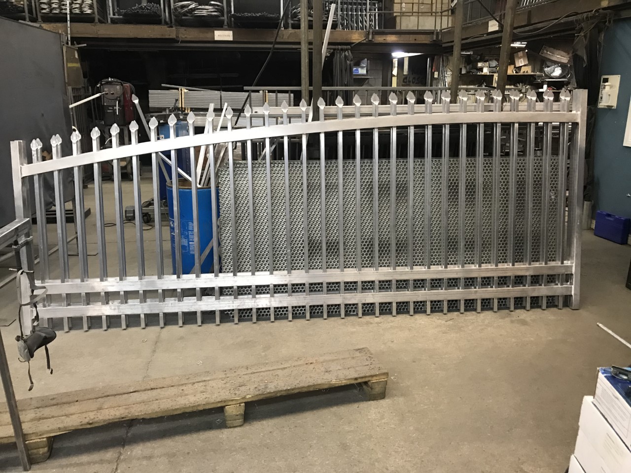Metal ramp railing during winter construction